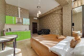 Гостиница Sun Hotel Ессентуки Улучшенный номер с 1 двуспальной кроватью (160х200см) и софой-2
