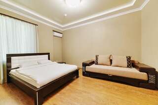 Гостиница Sun Hotel Ессентуки Улучшенный номер с 1 двуспальной кроватью (160х200см) и софой-7